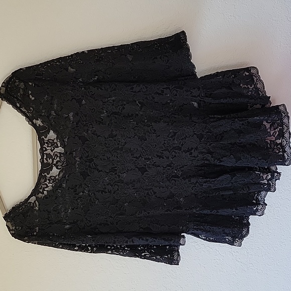 Free People Black Scallop Lace Floral Peplum Top size med - Picture 4 of 6